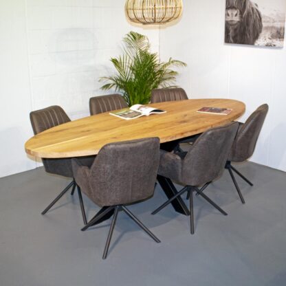 Eetkamerstoel Sting Eco leer Savannah Anthracite met Ovale eiken eettafel rustiek 240 cm